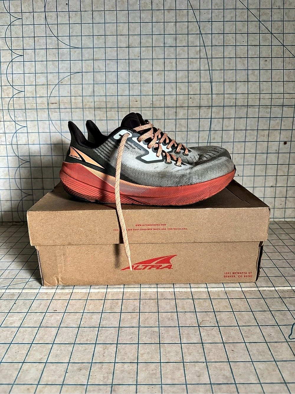 Altra Experience Flow Athletic Shoes Gray & Coral US 8 Like New